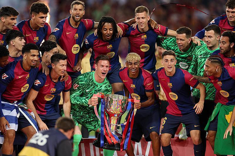 赛日吸引了 赛日吸引了